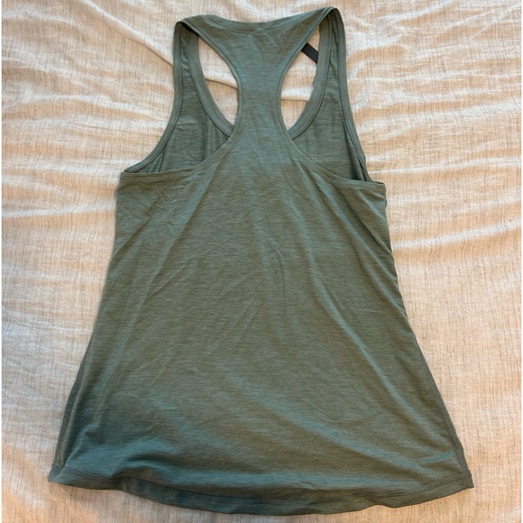 Vuori Lux Performance Tank - Picture 3 of 5